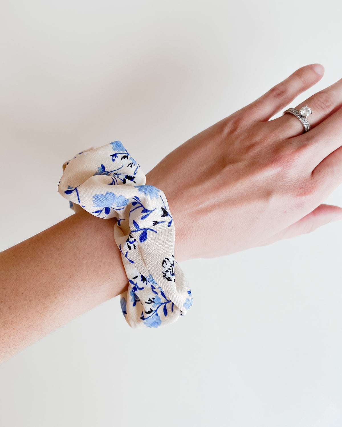 Promise Scrunchie | GIVE BACK